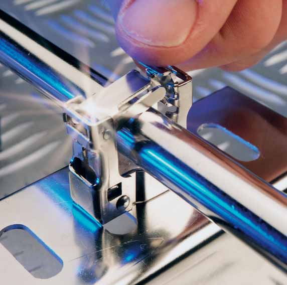 Rohrschellen Fabrikat Parker Snap-Trap - Boewer Messtechnik | Vertriebspartner Deutschland Rohrschellen Fabrikat Parker Snap-Trap - Boewer Messtechnik | Vertriebspartner Deutschland